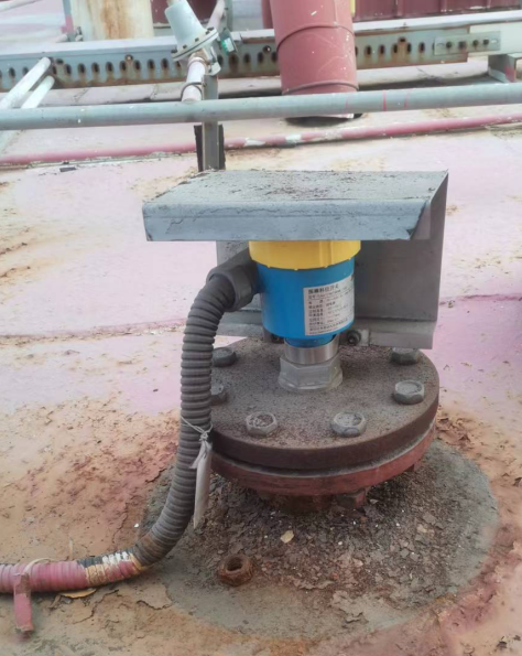 Level measurement of Lithium Iron Phosphate with Vibrating Rod Level Switch