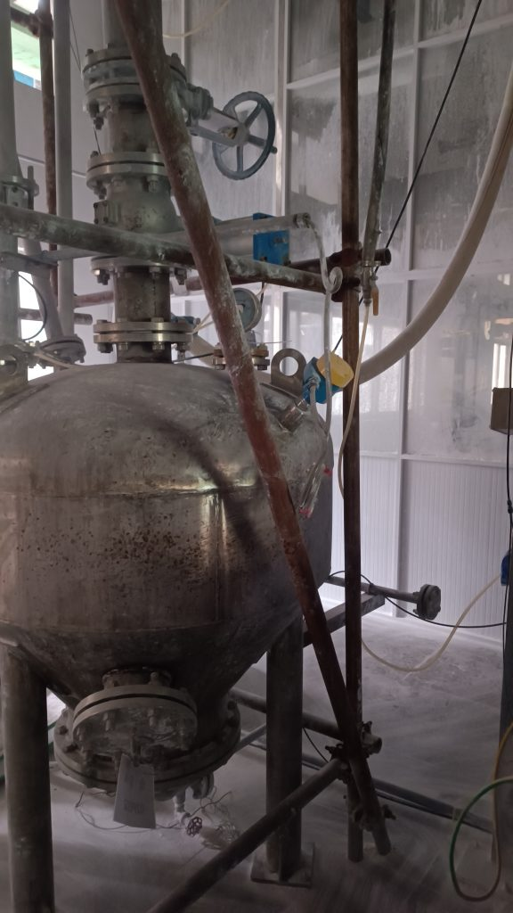 Application of Tuning Fork Level Switch for Measuring PVDF Floats in Water at Zhejiang Xinhua Chemical Industry