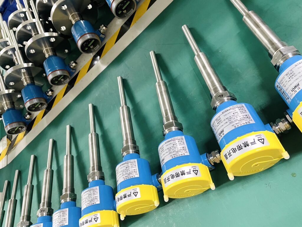 In Jiwei’s vibrating rod level switches, the probe uses seamless stainless steel tubing to ensure stability and reliability, especially in harsh environments Differences Between Stainless Steel Seamless and Welded Pipes