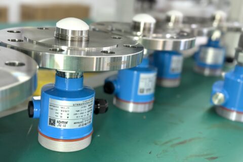 Contact vs. Non-Contact Measuring Instruments: Principles, Advantages, and Applications