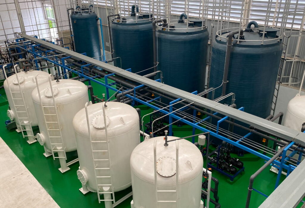 Reliable Level Measurement for Buffer Tanks with Radar Level Meter and Vibrating Level Switch
