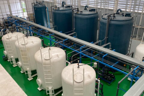 Reliable Level Measurement for Buffer Tanks with Radar Level Meter and Vibrating Level Switch