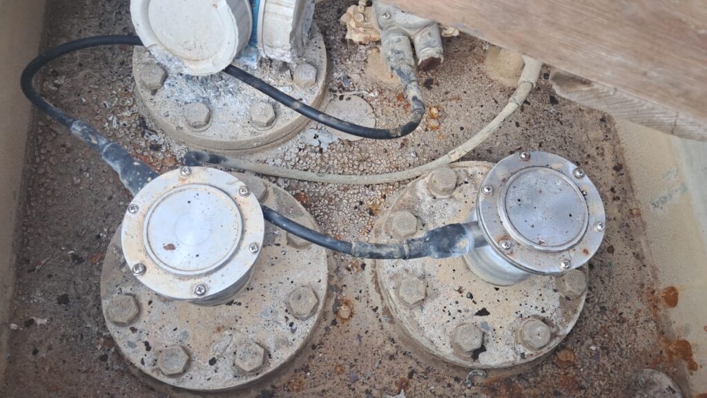 Jiwei Stainless-Steel Vibrating Fork Level Switches Ensure Stable Ballast Tank Monitoring in the Persian Gulf