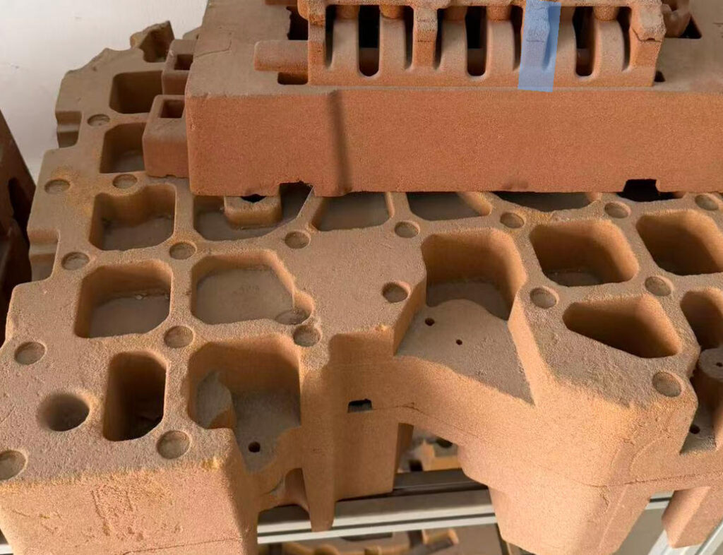 Customer’s sand core molds Jiwei Engineers Visit Casting Equipment Manufacturers: From Sand Level Challenges to Level Switch Upgrade