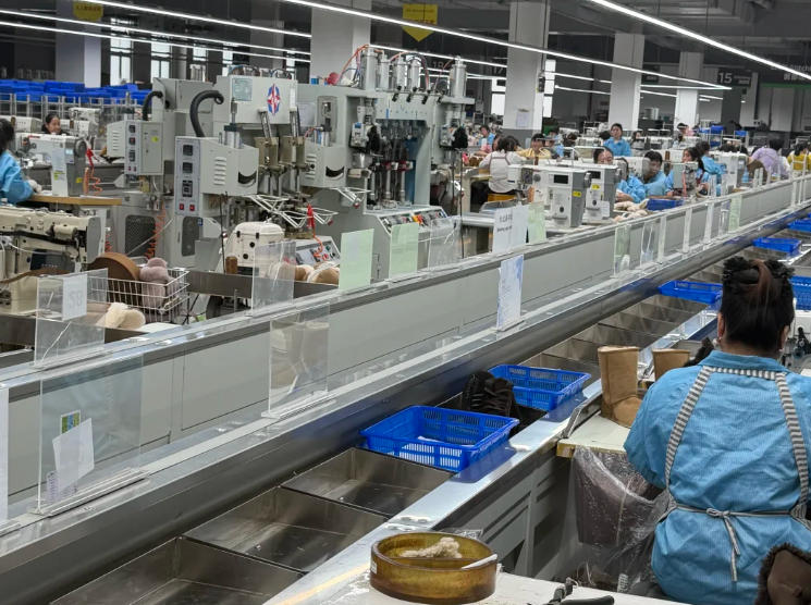 UGG Factory Feeding System: Jiwei Vibrating Rod Level Switch Application