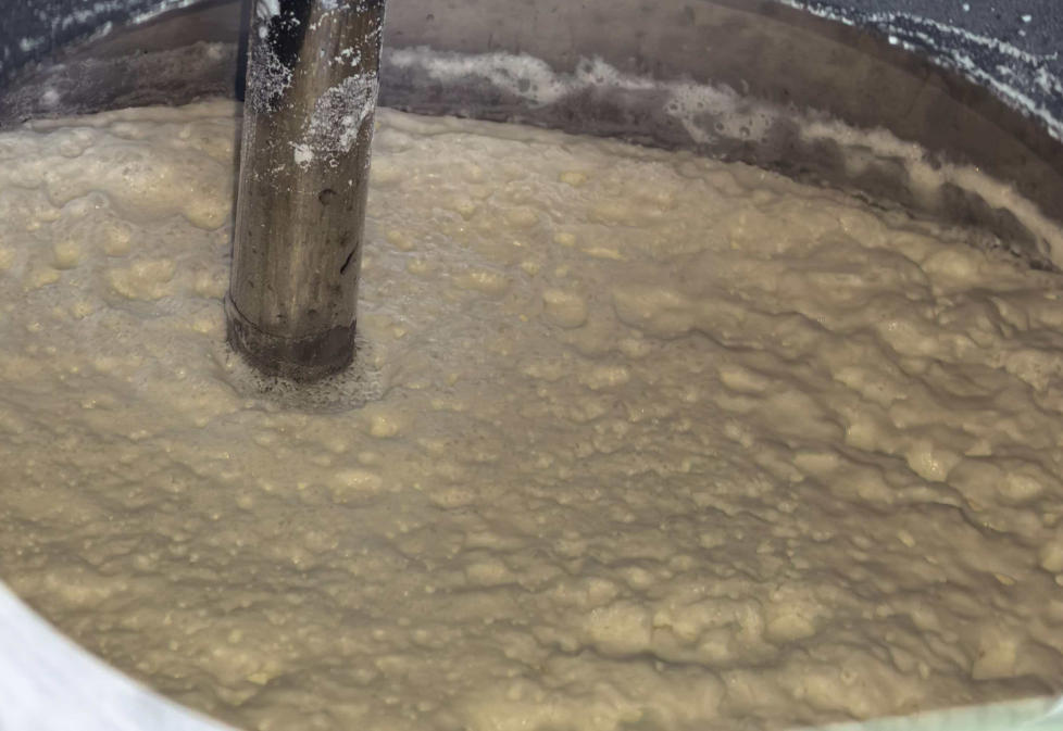 JWrada® Radar Level Meter for Intermediate Tanks under Corrosive and Foaming Conditions