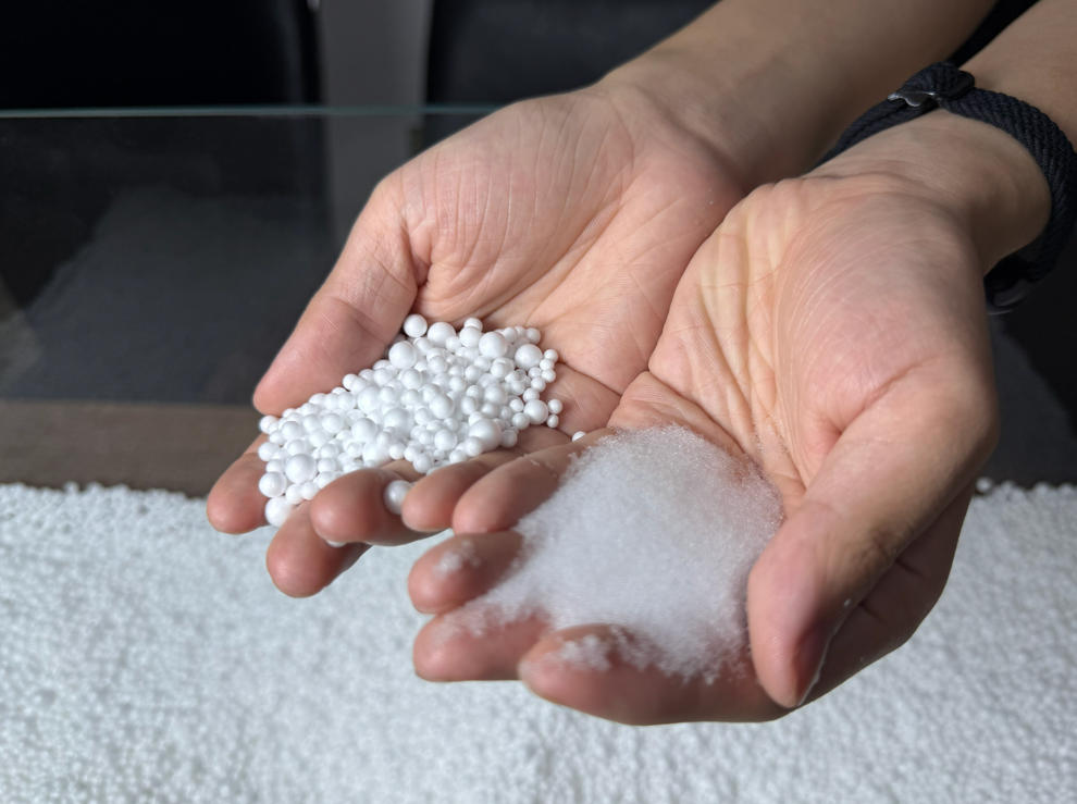 Fork-11 Vibrating Fork Level Switch Replaces HITROL HTM-930 for Foam Pre-Expanders and Molding Machines