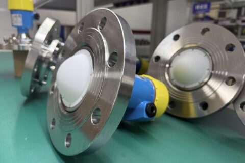 Comprehensive Analysis of Swivel Mounting Flanges in Radar Level Transmitter Installation