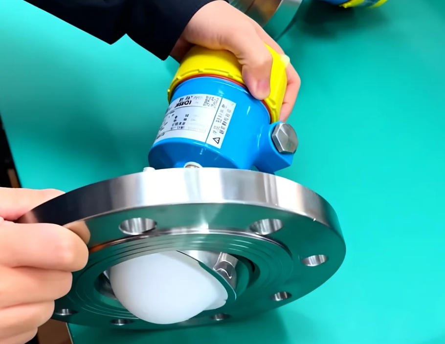 Swivel Flange: The Installation Advantage for Jiwei JWrada-35 Radar Level Meter