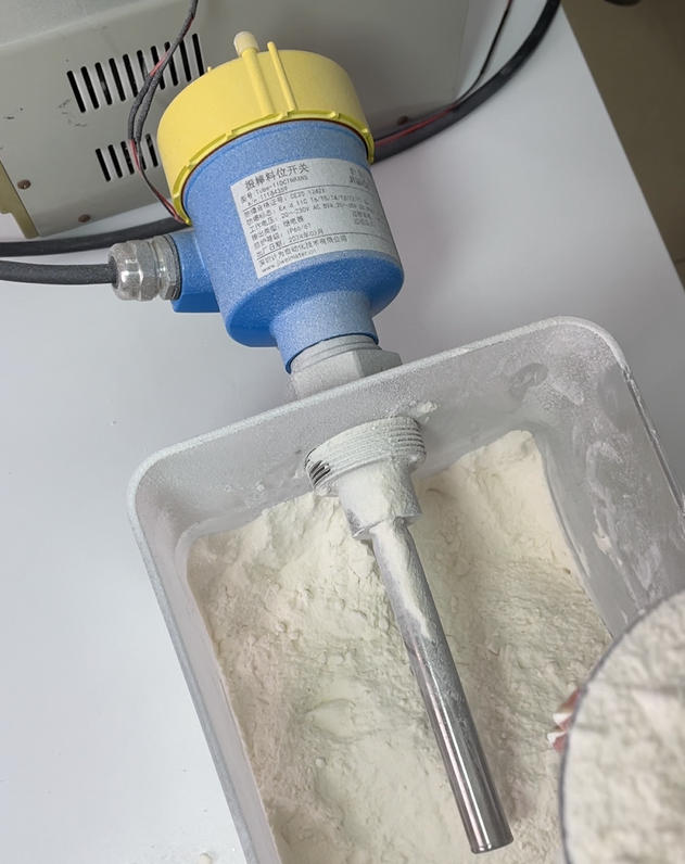 Level Measurement Technology Selection in Flour Mills: Vibrating Rod vs. Rotary Paddle Level Switches