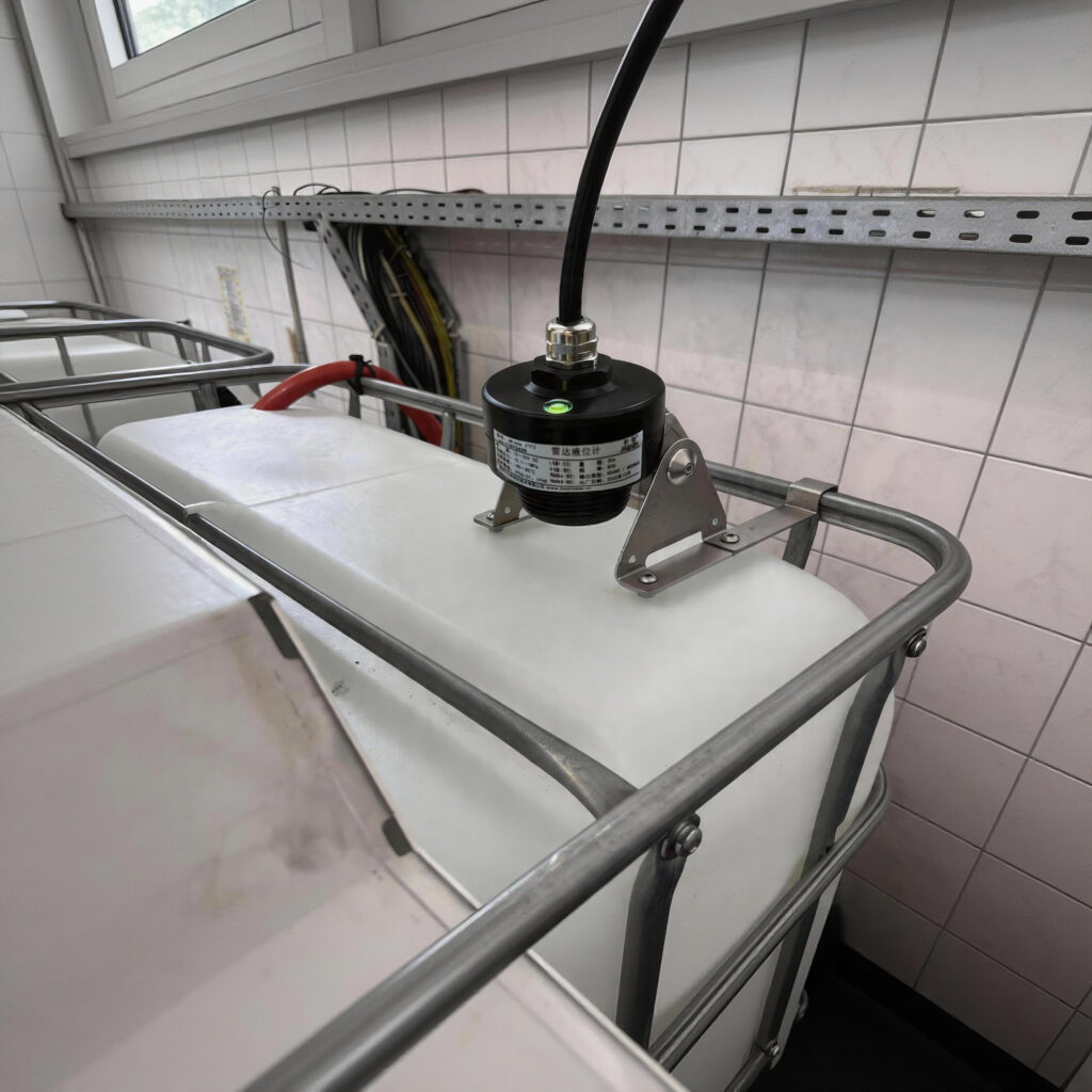 Compact, economical, yet smarter: Field application of the JWrada®-21 radar level transmitter