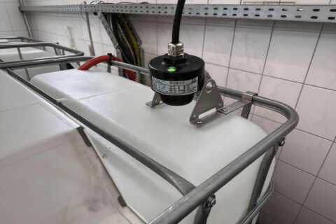 Compact, economical, yet smarter: Field application of the JWrada®-21 radar level transmitter