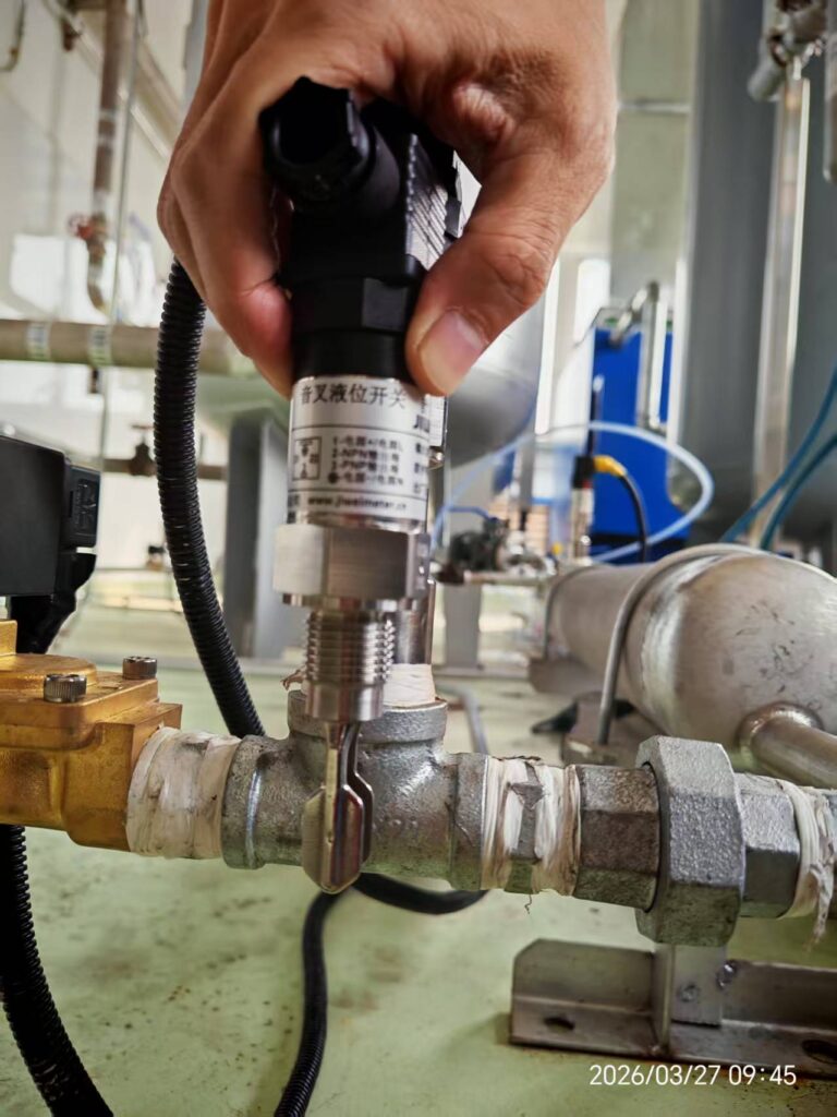 How to Solve Liquid Level Measurement Challenges in Small-Diameter Pipelines? Ring-21 Tuning Fork Level Switch Provides a Stable Solution