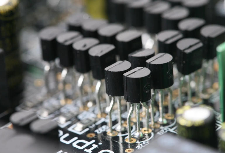 What Is Transistor Output? Understanding NPN, PNP, and PLC Wiring