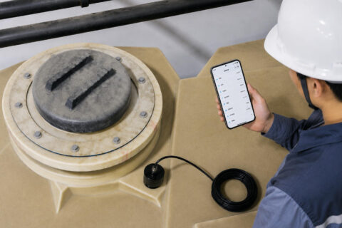 Application of JWrada® MINI 80GHz Radar Level Transmitter in Small Sealed Storage Tanks